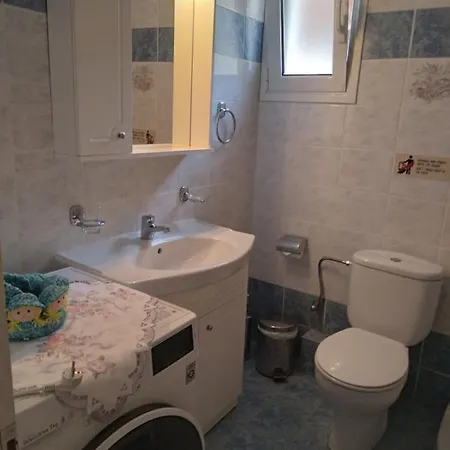 Makis & Apartament Poros (Kefalonia)