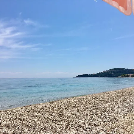 Apartament Makis &