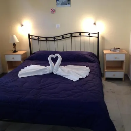 Makis & Apartment Poros (Kefalonia)