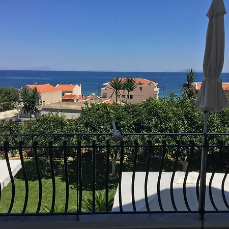 Makis & Apartment Poros (Kefalonia)