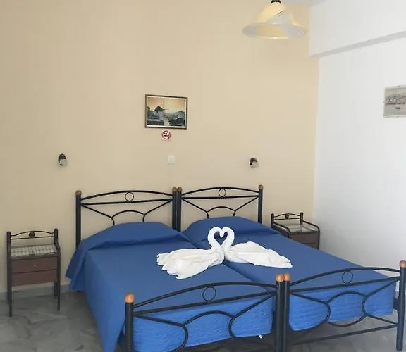 Makis & Lägenhet Poros (Kefalonia)