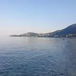 Makis & Apartamento Poros (Kefalonia)